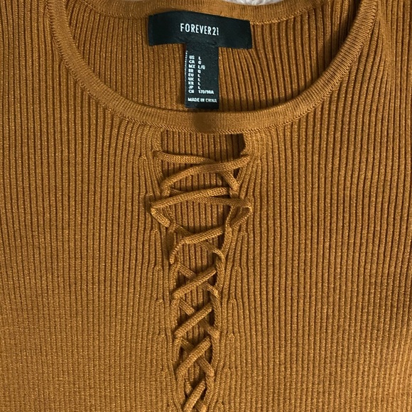 F21 Ribbed Crop Top - Picture 3 of 3